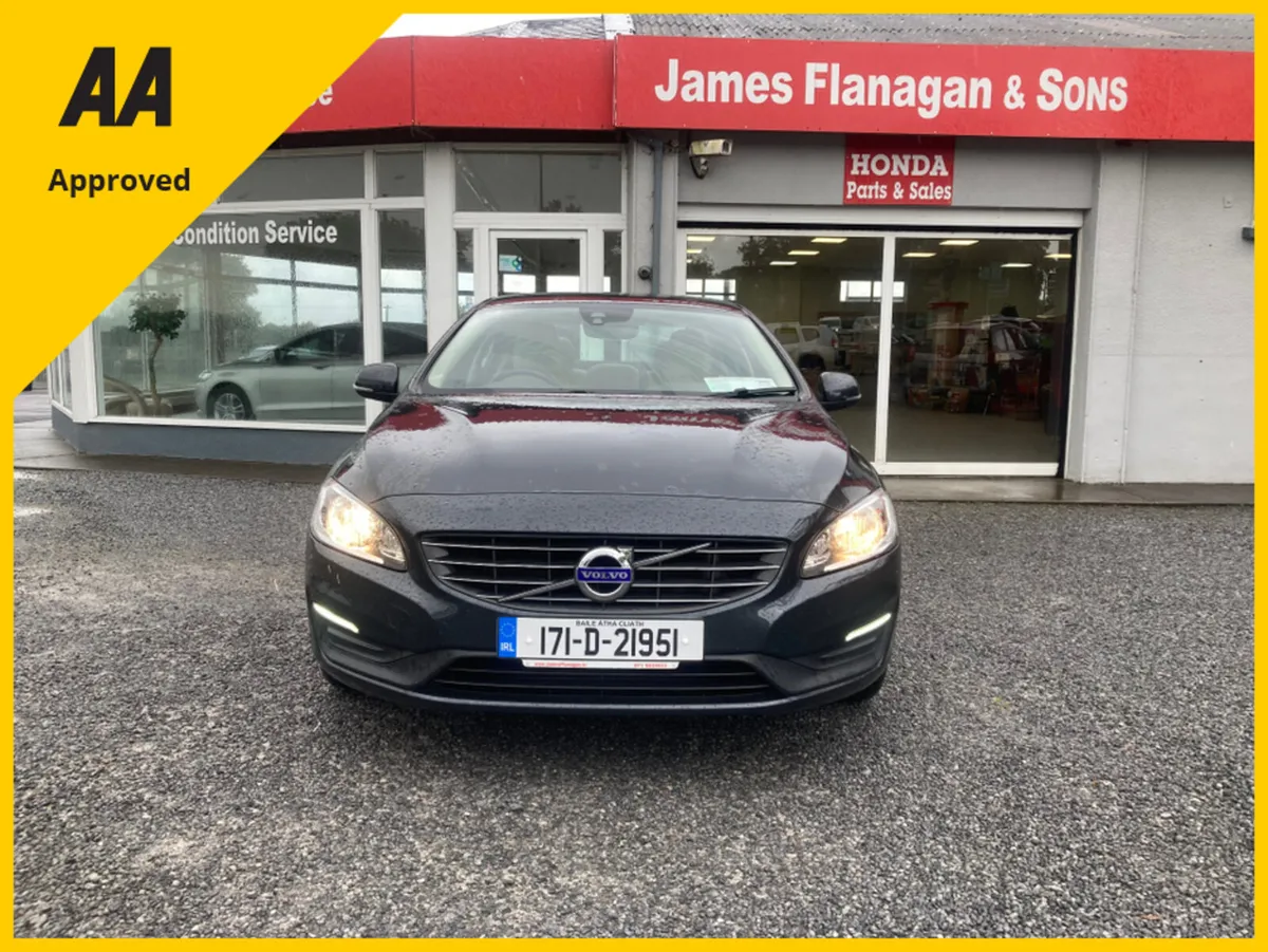 Volvo S60 D2 SE 4DR - Image 2