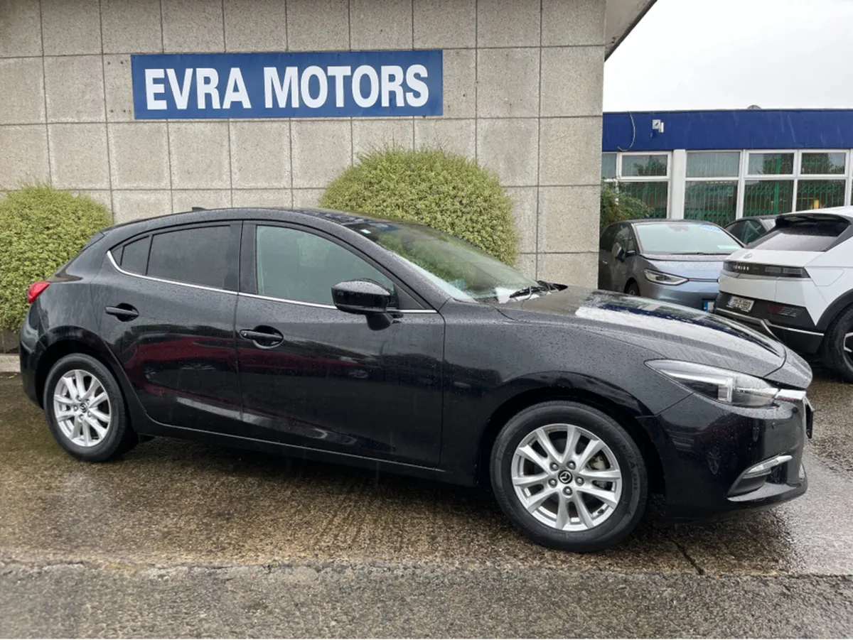 Mazda Mazda3 AXELA SPORT AUTOMATIC 1.5 PETROL //LO - Image 4