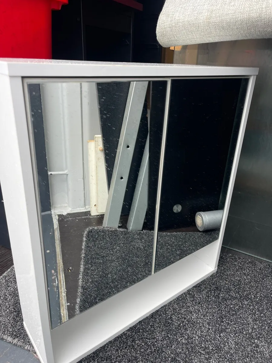 Bathroom unit - Image 1