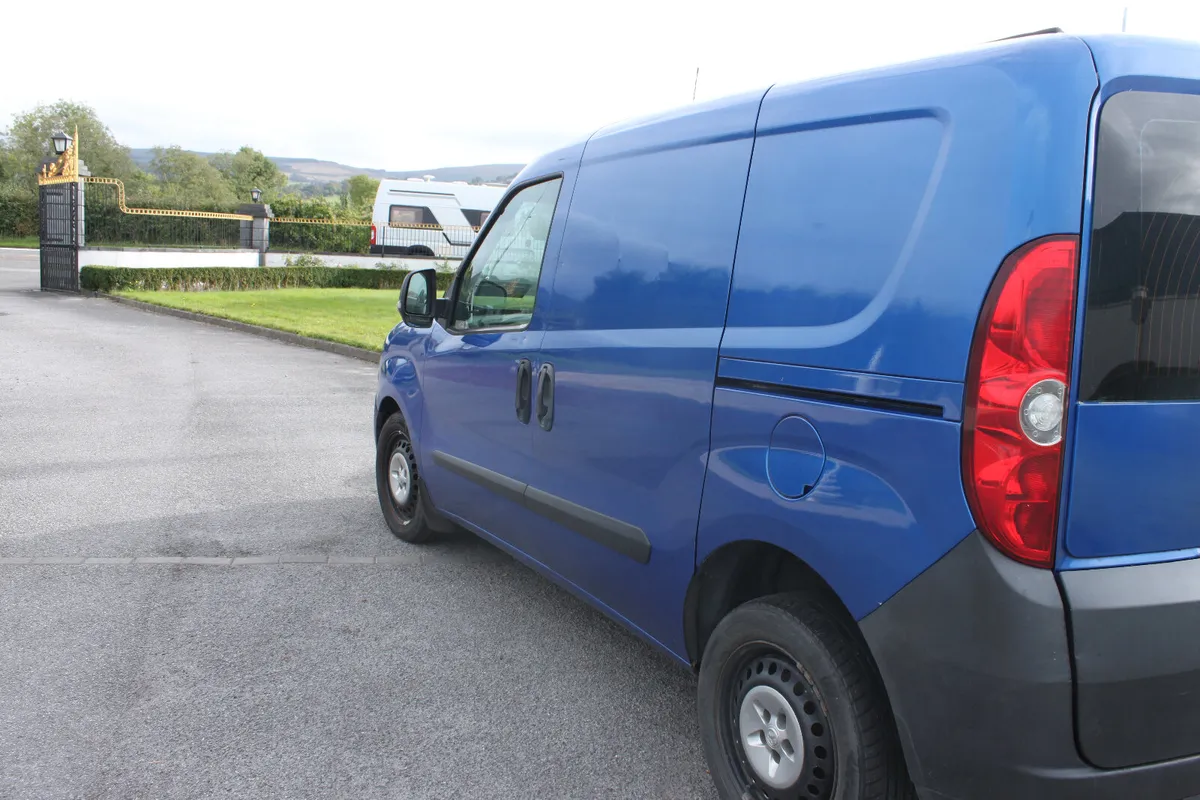 Vauxhall Combo 1.2 LWB Van, 2012 - Image 4