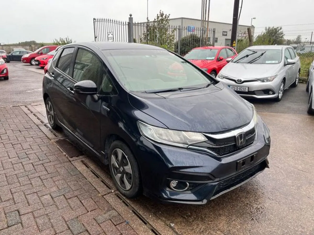 Honda Fit 1.5 Hybrid - Image 2