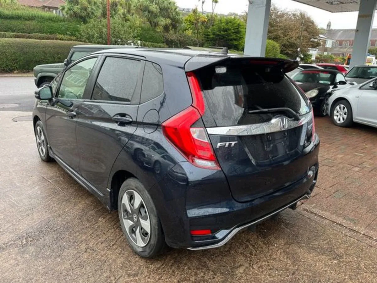 Honda Fit 1.5 Hybrid - Image 4