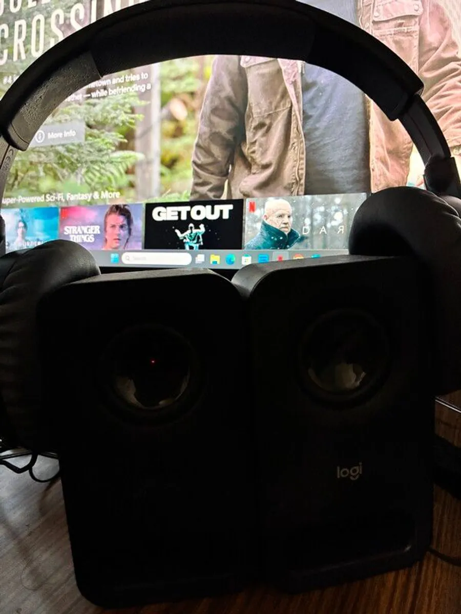 Gaming Computer with Gaming Headset (Windows 11) - Image 2