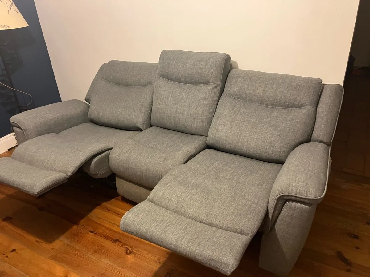 Electric Reclining 3 Seater Sofa - Image 3