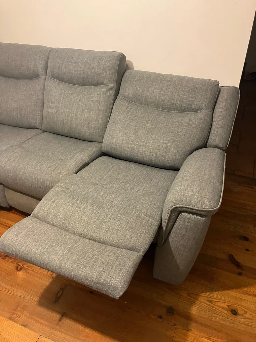 Electric Reclining 3 Seater Sofa - Image 4