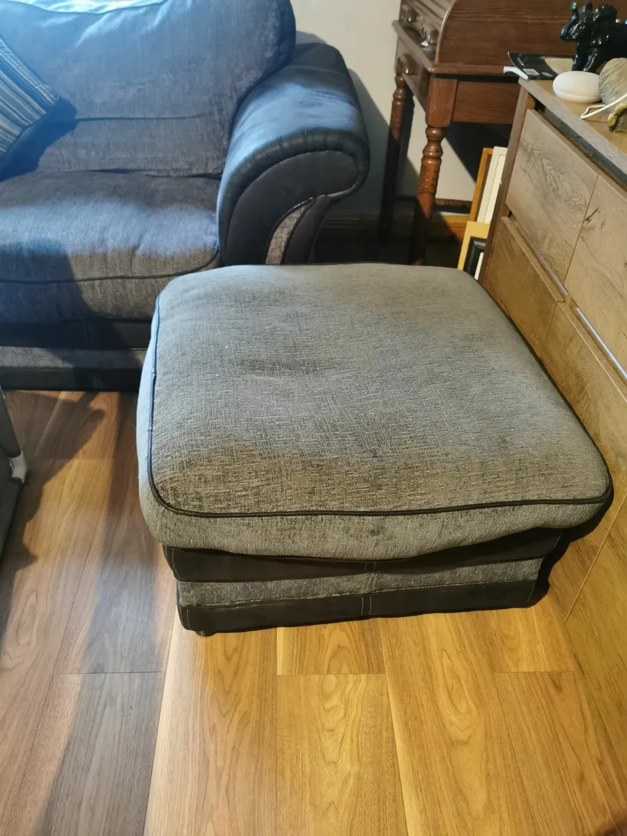 Couch - Image 2