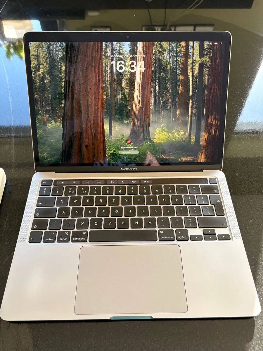 Apple MacBook Pro 2020 Touch Bar 13in 16gb RAM/500 - Image 1