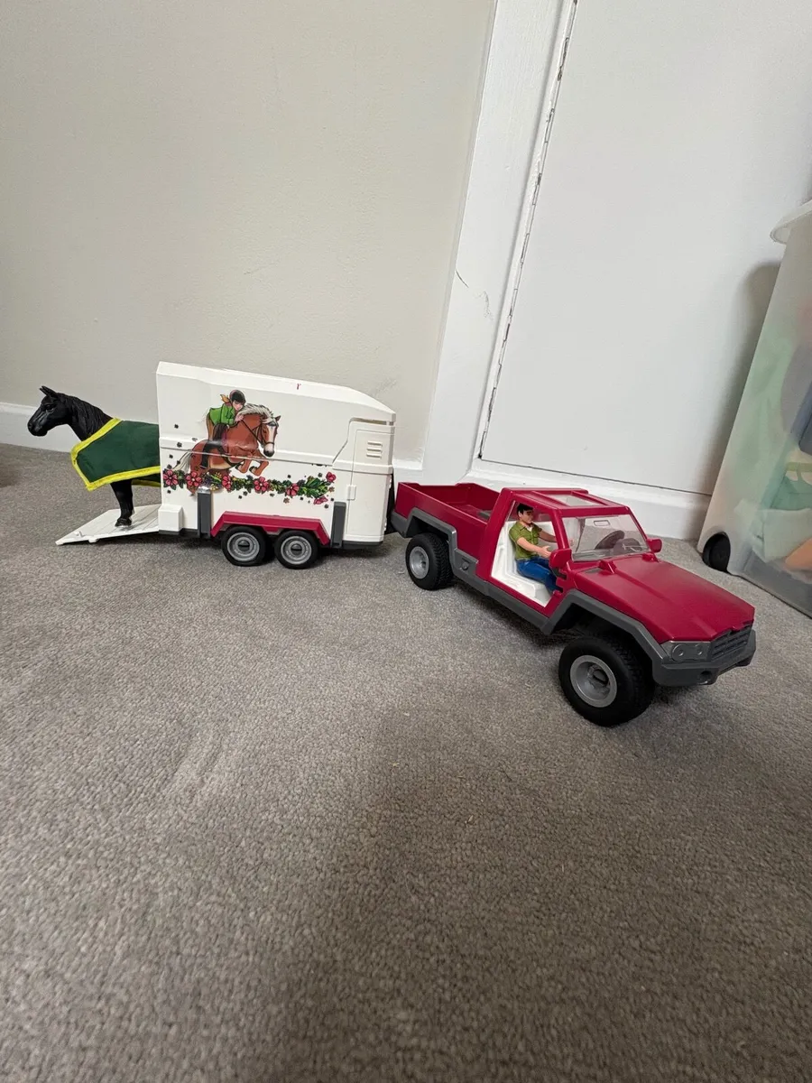 Schleich House, stable and horse trailer - Image 4