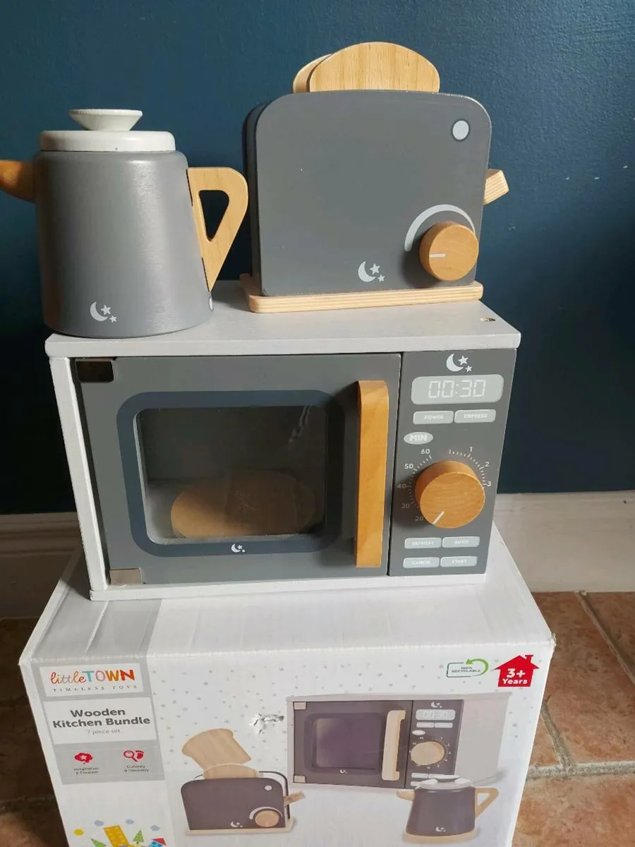 Play Kitchen accessories - Image 1