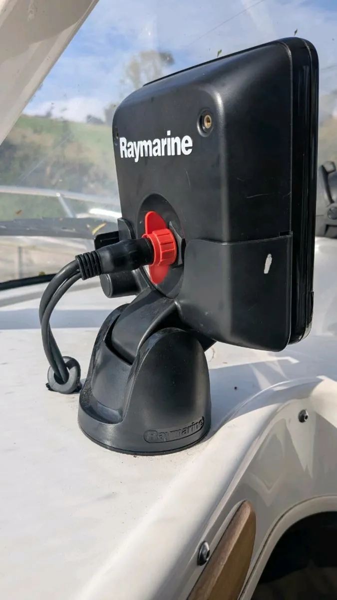 Raymarine dragonfly 6 fishfinder / chartplotter - Image 4
