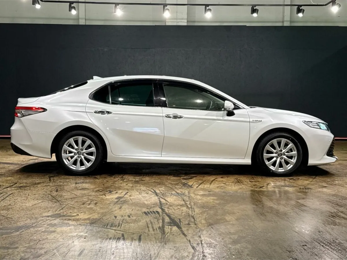 Toyota Camry LUXURY SALOON - PETROL HYBRID - CRUIS - Image 3