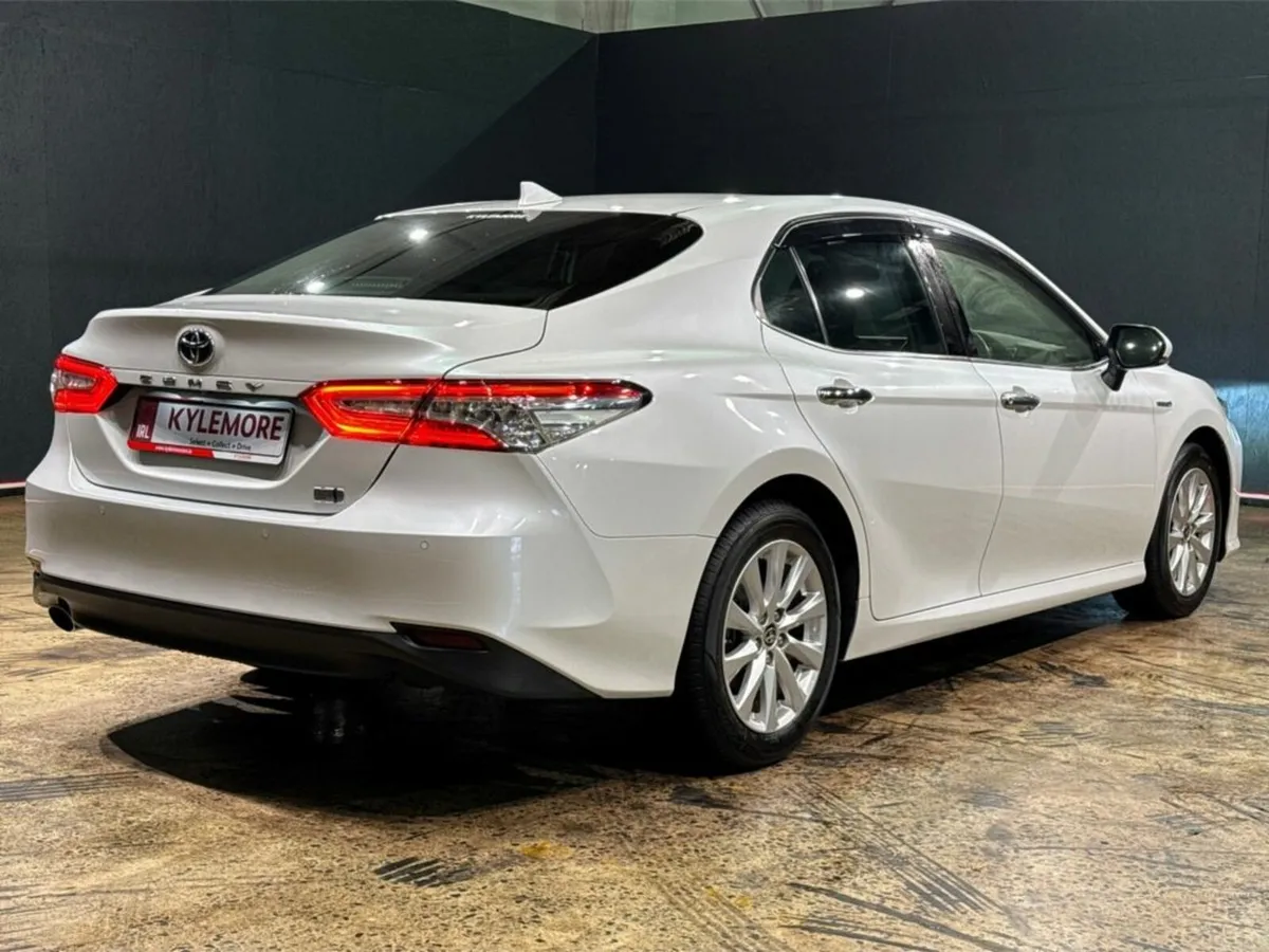 Toyota Camry LUXURY SALOON - PETROL HYBRID - CRUIS - Image 4