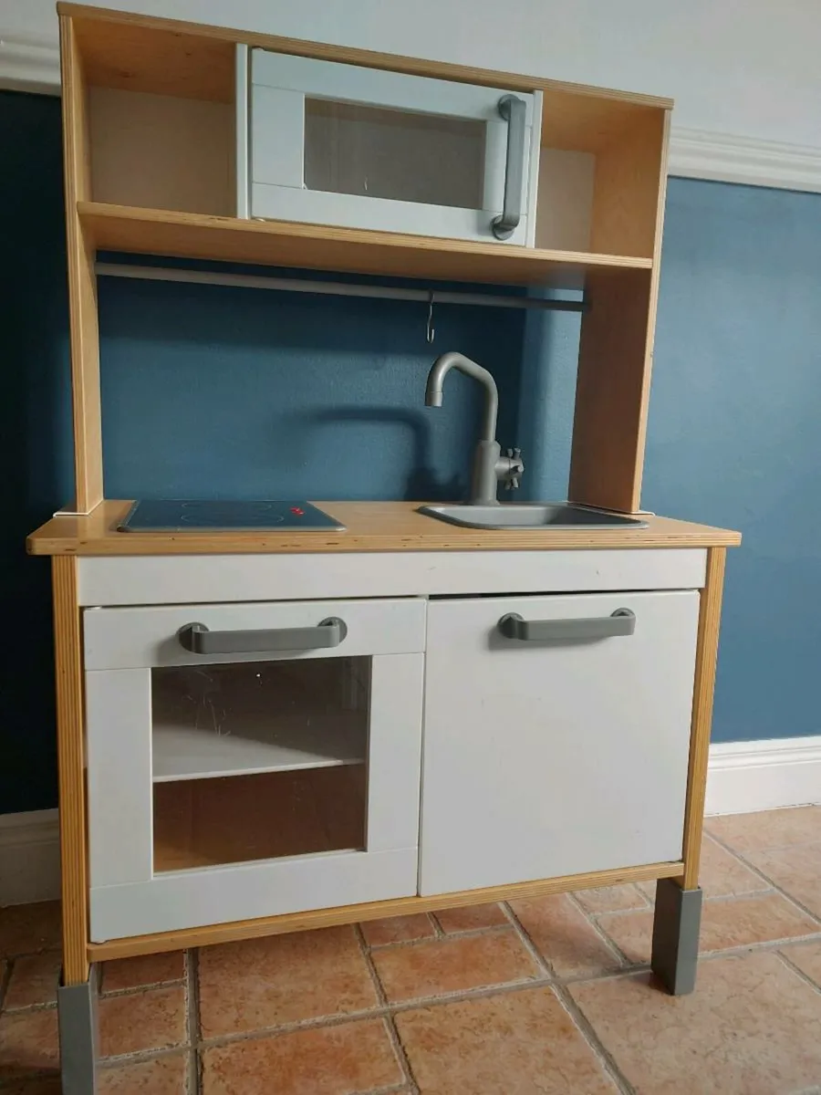 Play Kitchen - Image 1