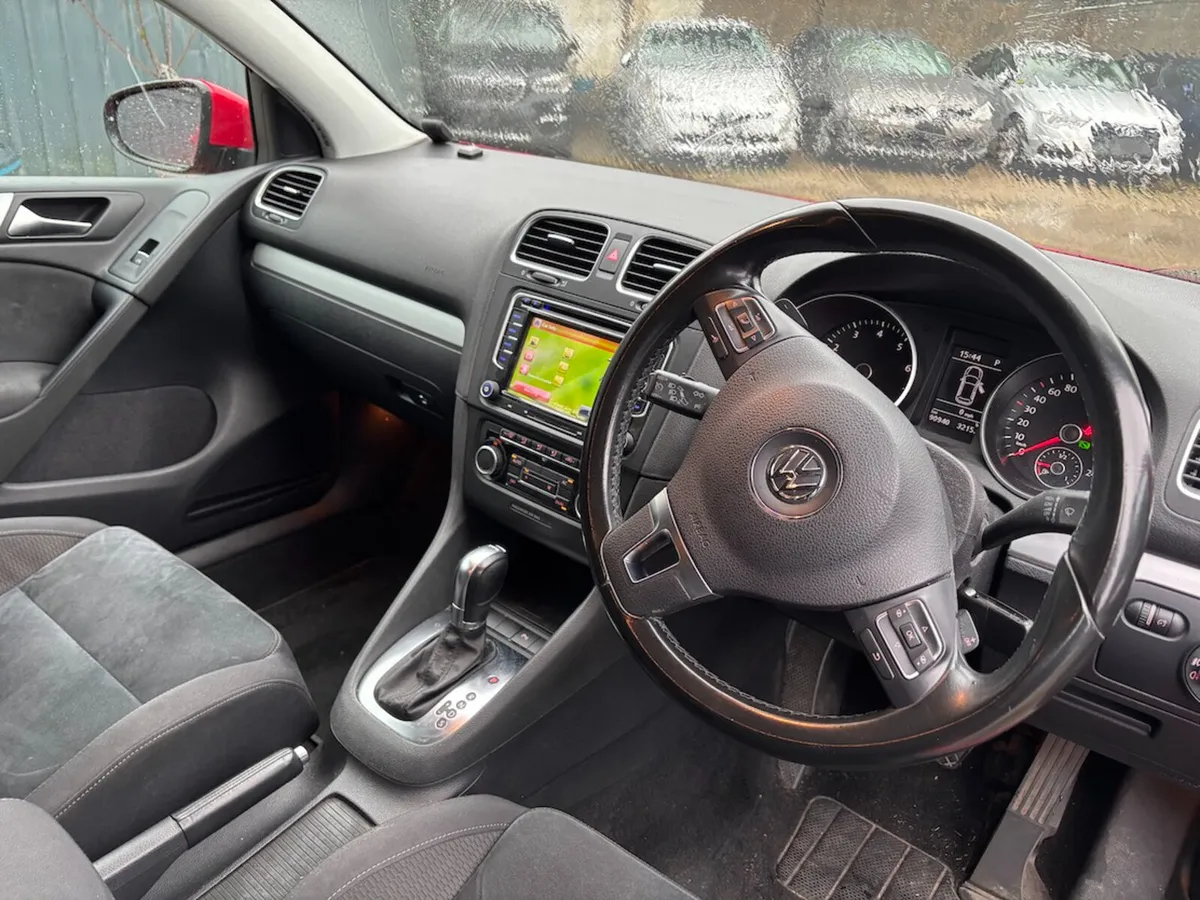 Volkswagen Golf 2011 Highline 91000KM - Image 2
