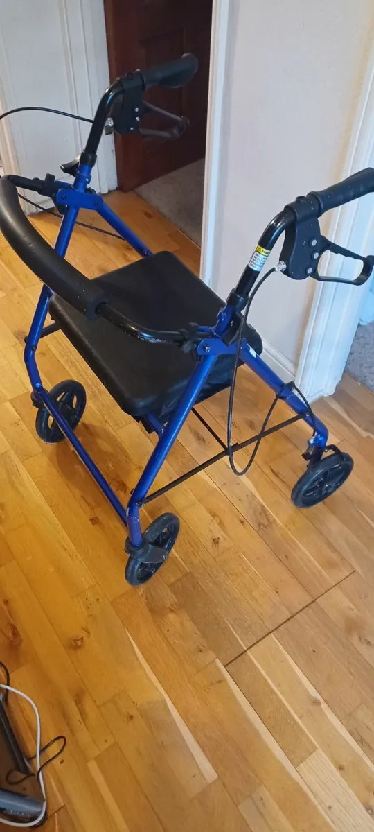 Rollator - Four Wheel - Image 3