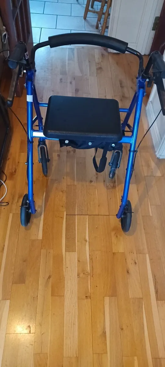 Rollator - Four Wheel - Image 4