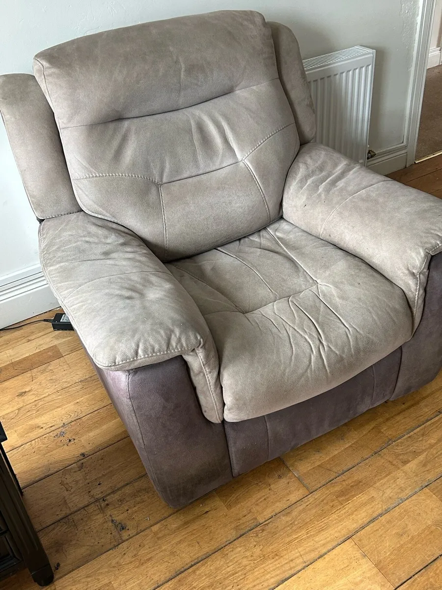 Electric Recliner Chair - Image 1