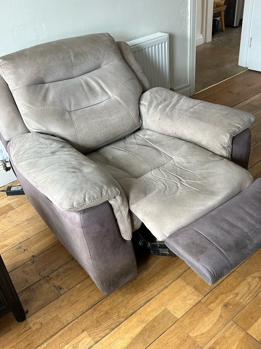 Electric Recliner Chair - Image 3