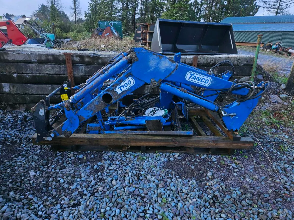 MASSEY  390T  LOADER - Image 1