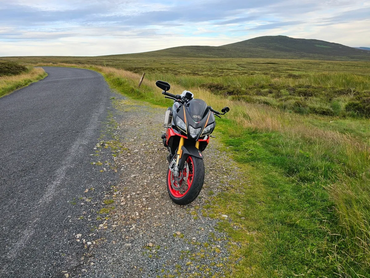 2019 Aprilia Tuono V4 Factory Motorbike - Image 4