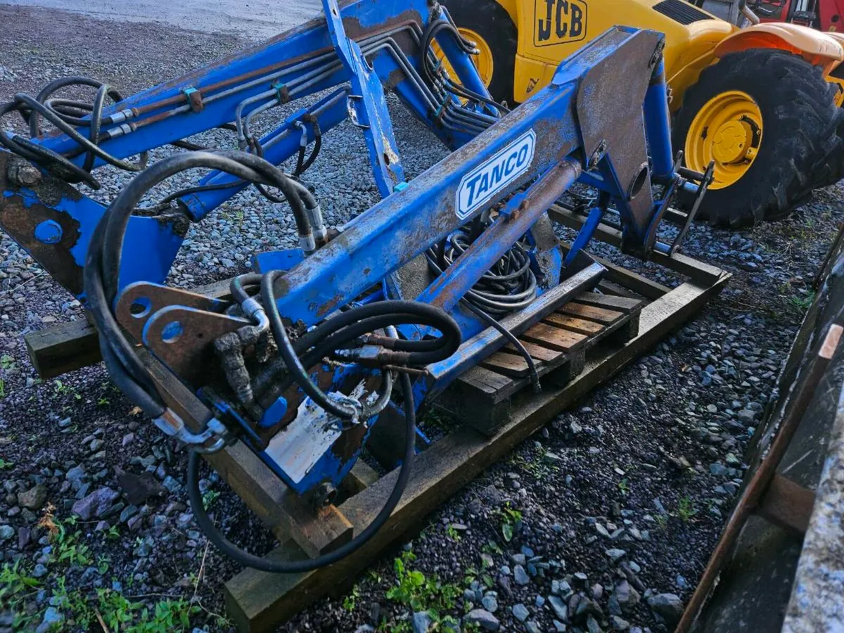MASSEY  390T  LOADER - Image 2