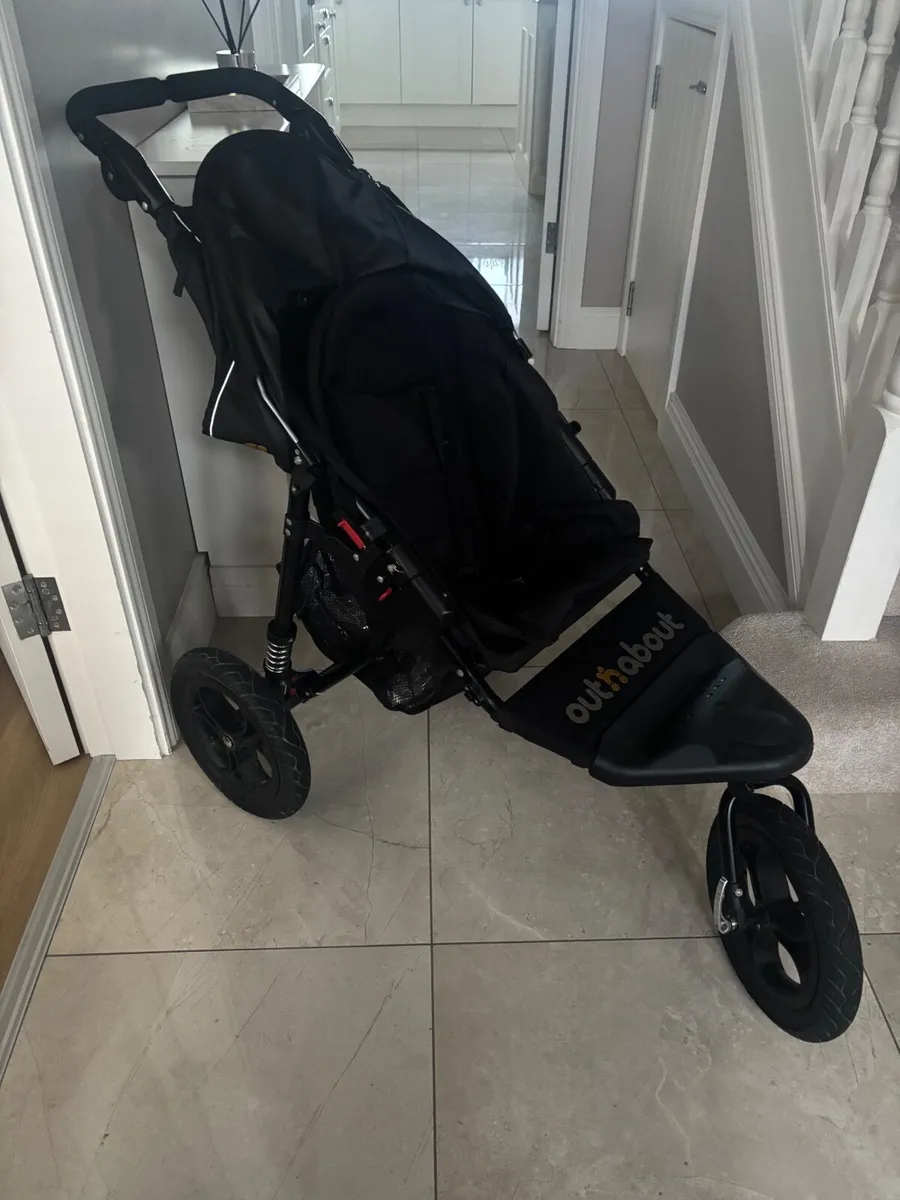 Out n About Buggy - Black - Image 2