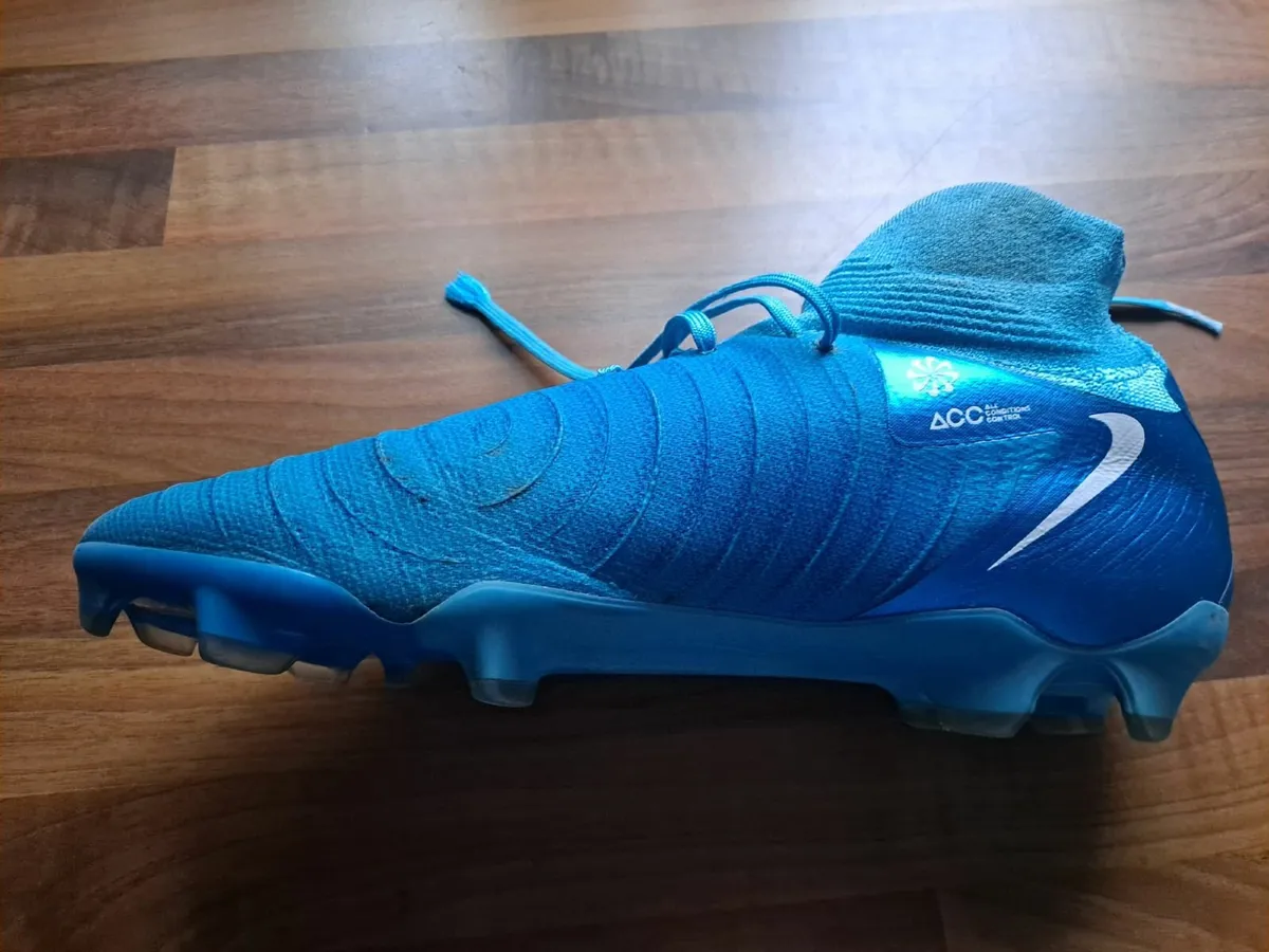 Nike Boots - Image 4