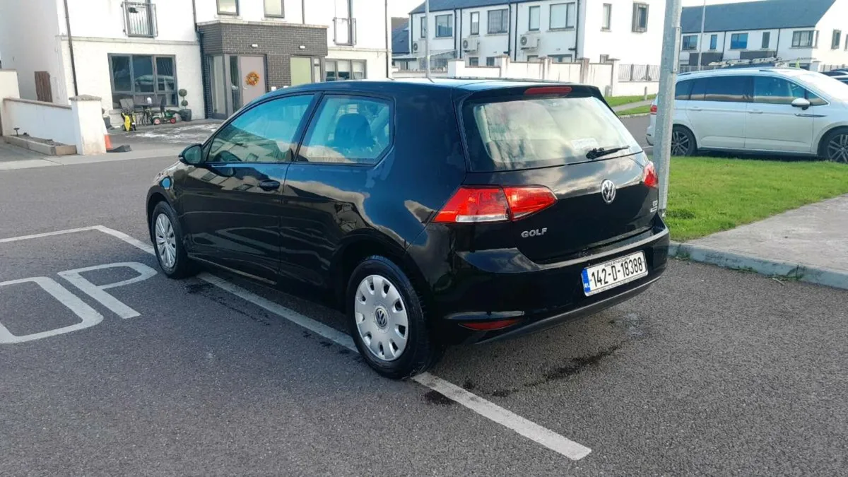 Volkswagen golf - Image 3