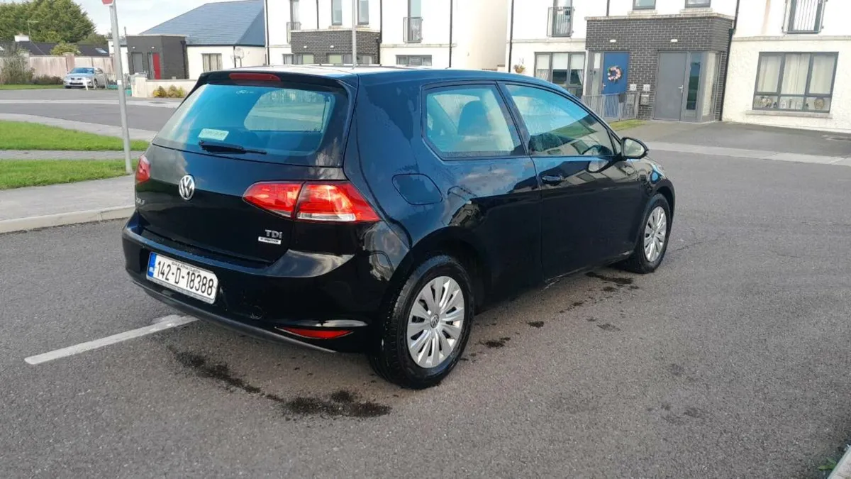 Volkswagen golf - Image 4