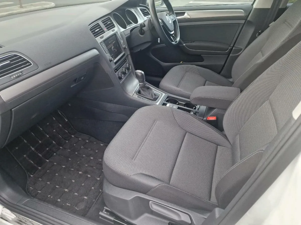 2015 Volkswagen Golf 1.2L Auto. 28k km Like new - Image 3