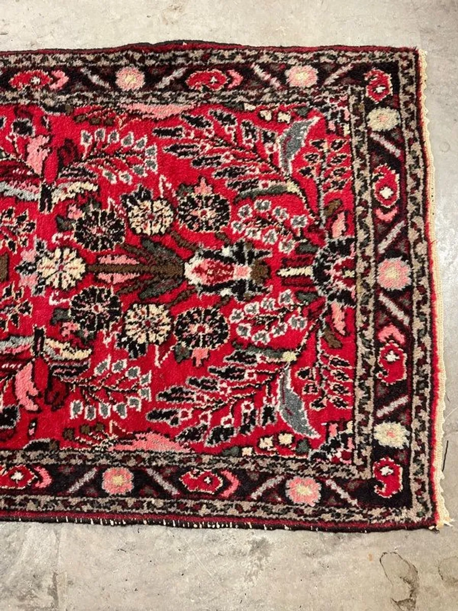 Beautiful Long Lilian Hand Knotted Wool Runner - Image 2