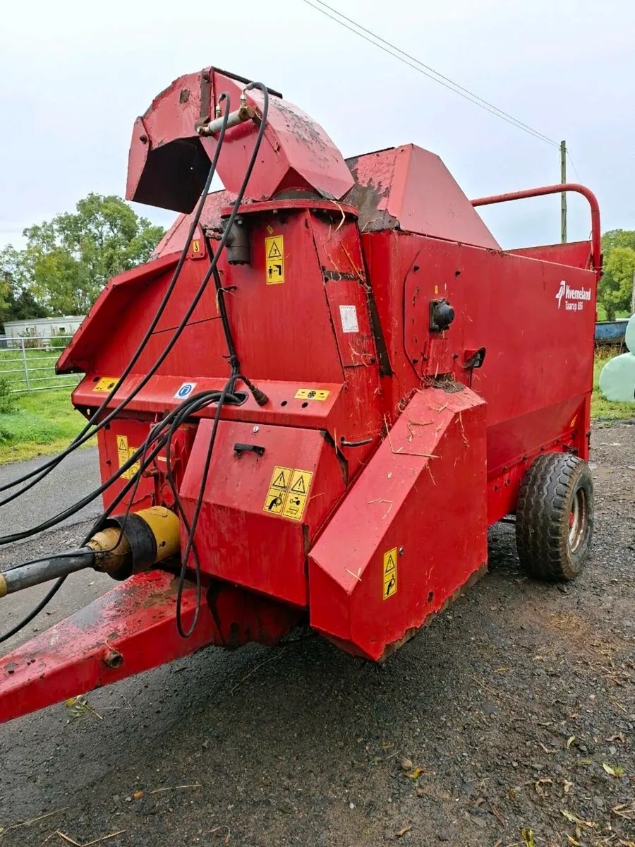 Kverneland straw bedder/chopper - Image 1