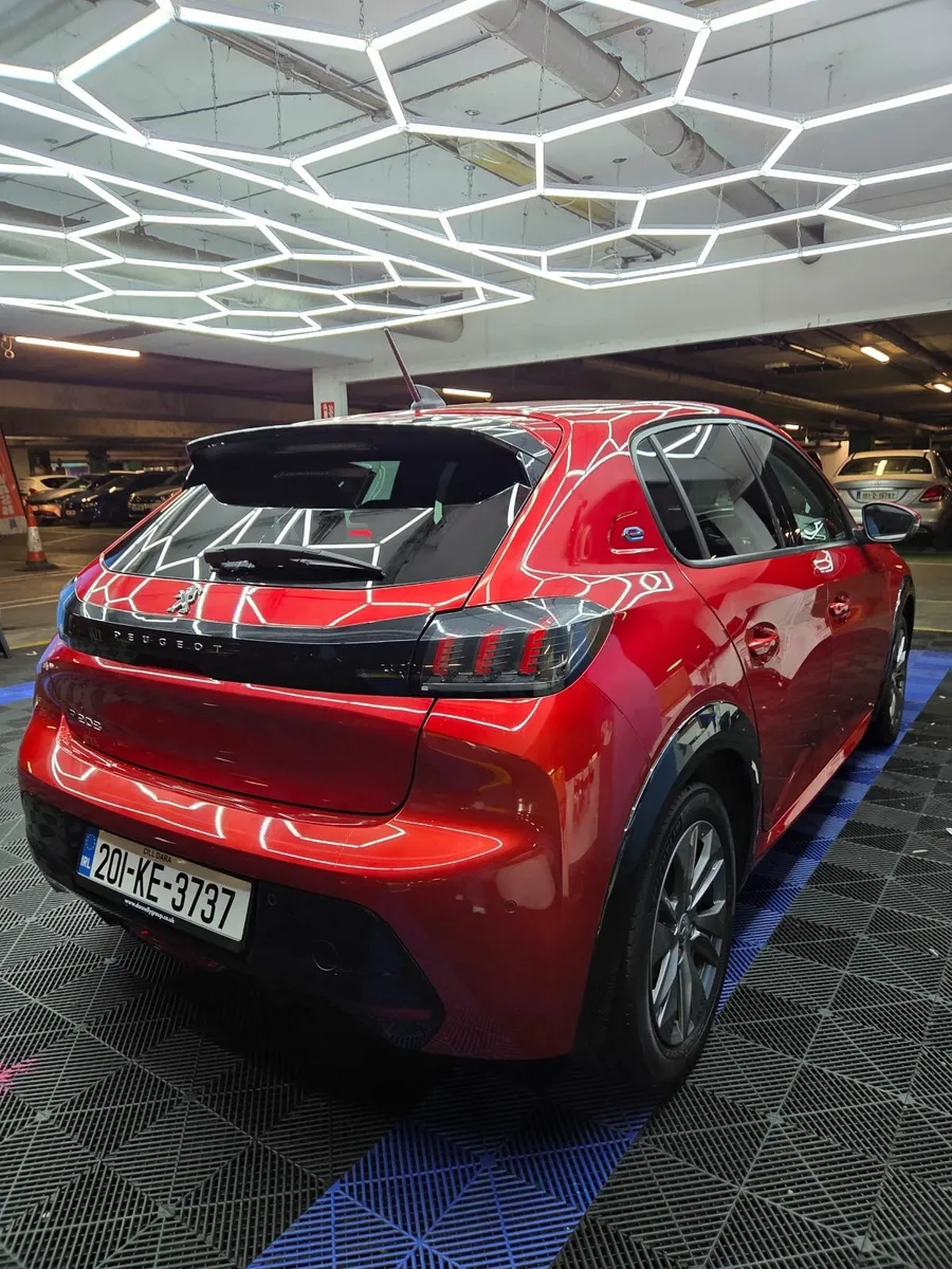 Peugeot 208 e208 Electric 136hp Allure - Image 4