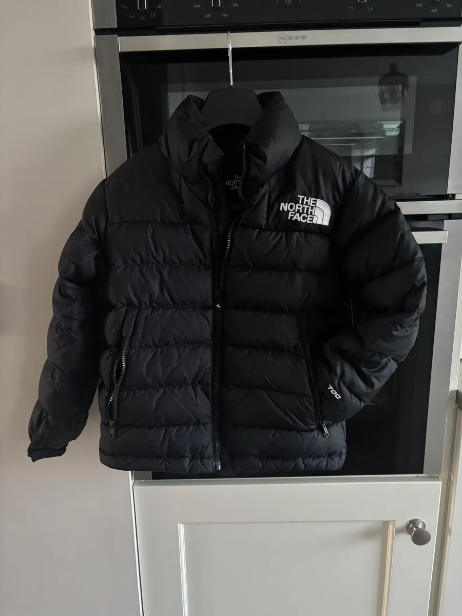 North Face Puffer Coat Age 10-12 years size Medium - Image 1