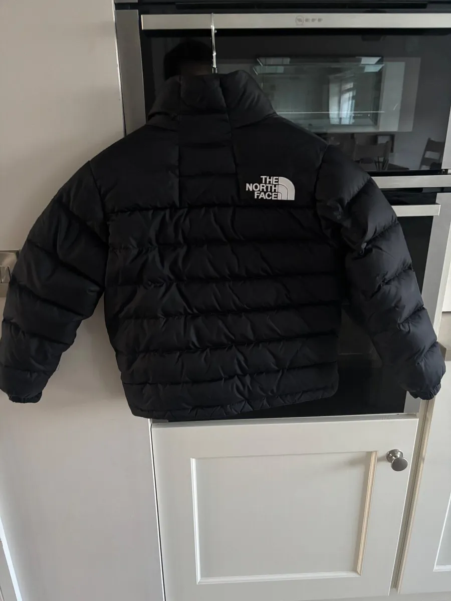 North Face Puffer Coat Age 10-12 years size Medium - Image 2
