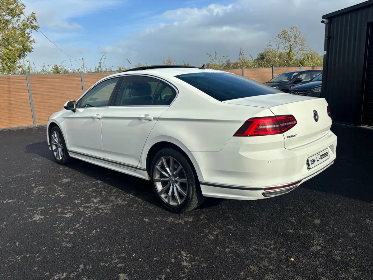 VW Passat 19 R-Line Manual 150Bhp 1 Owner! - Image 4