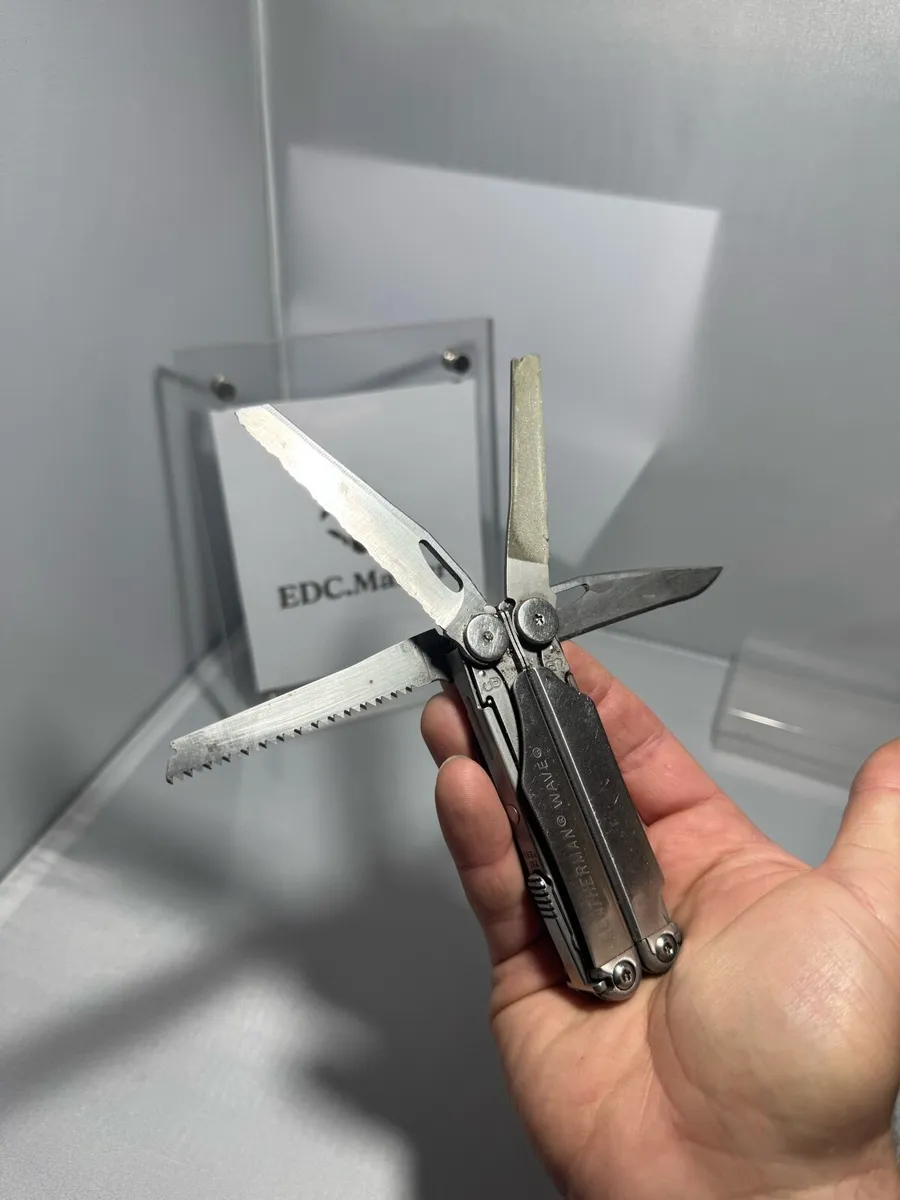 Leatherman Wave Multitool Pliers Camping Fishing - Image 1