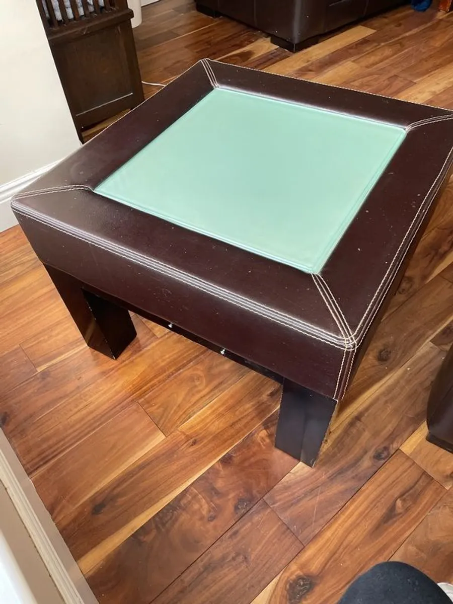 Glass top coffee table - Image 1