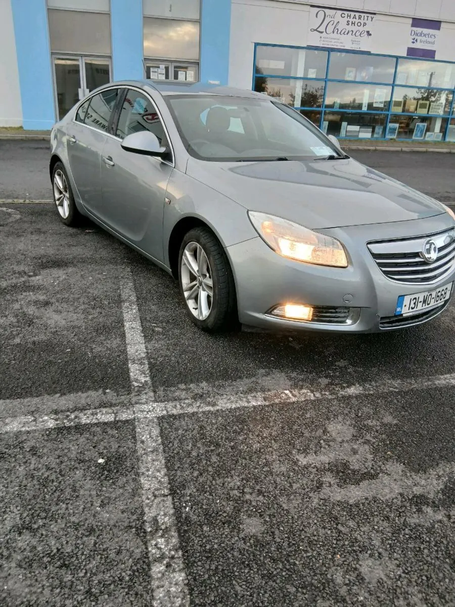 VAUXHALL INSIGNIA 2 LITRE Diesel NCT 6/26 TAX 3/26 - Image 1