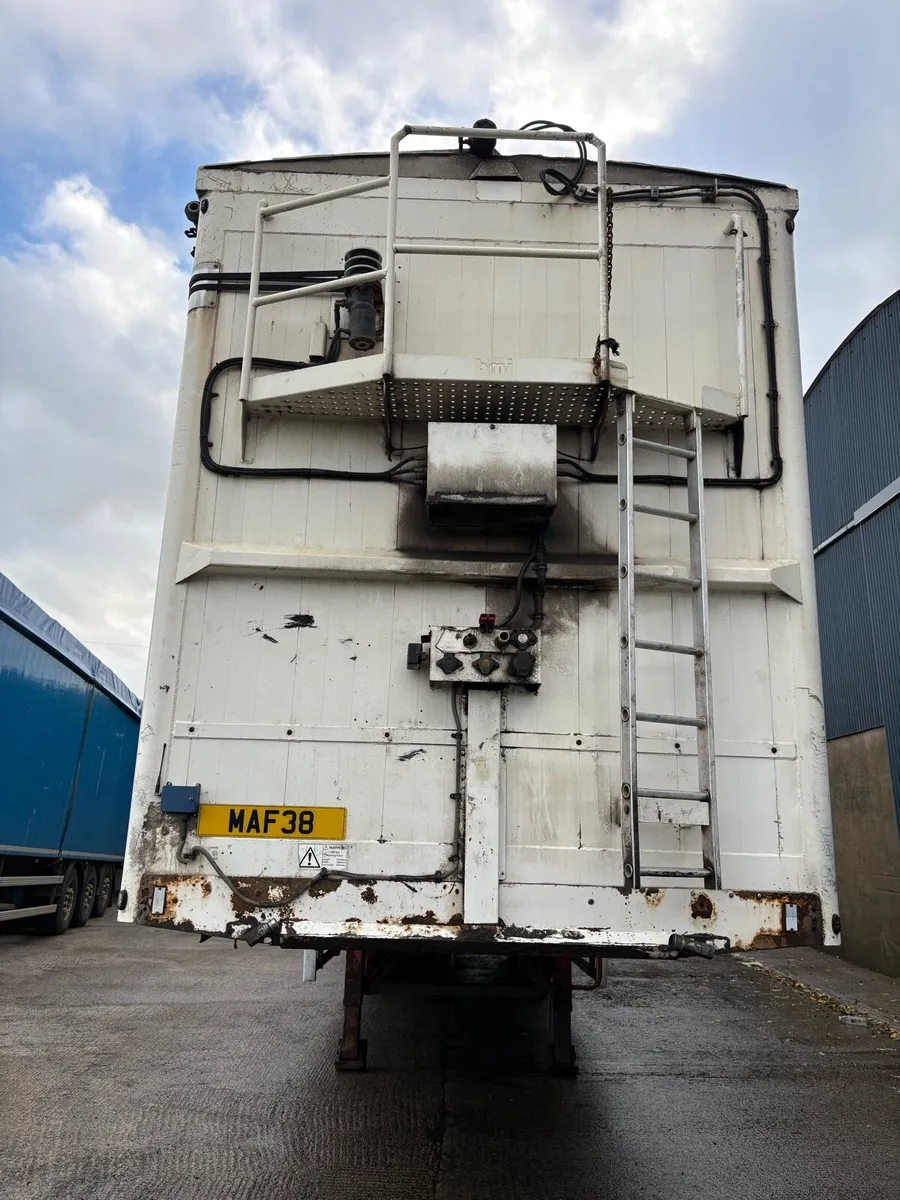 2013 BMI 130 CuYard Triaxle Walking Floor Trailer - Image 3