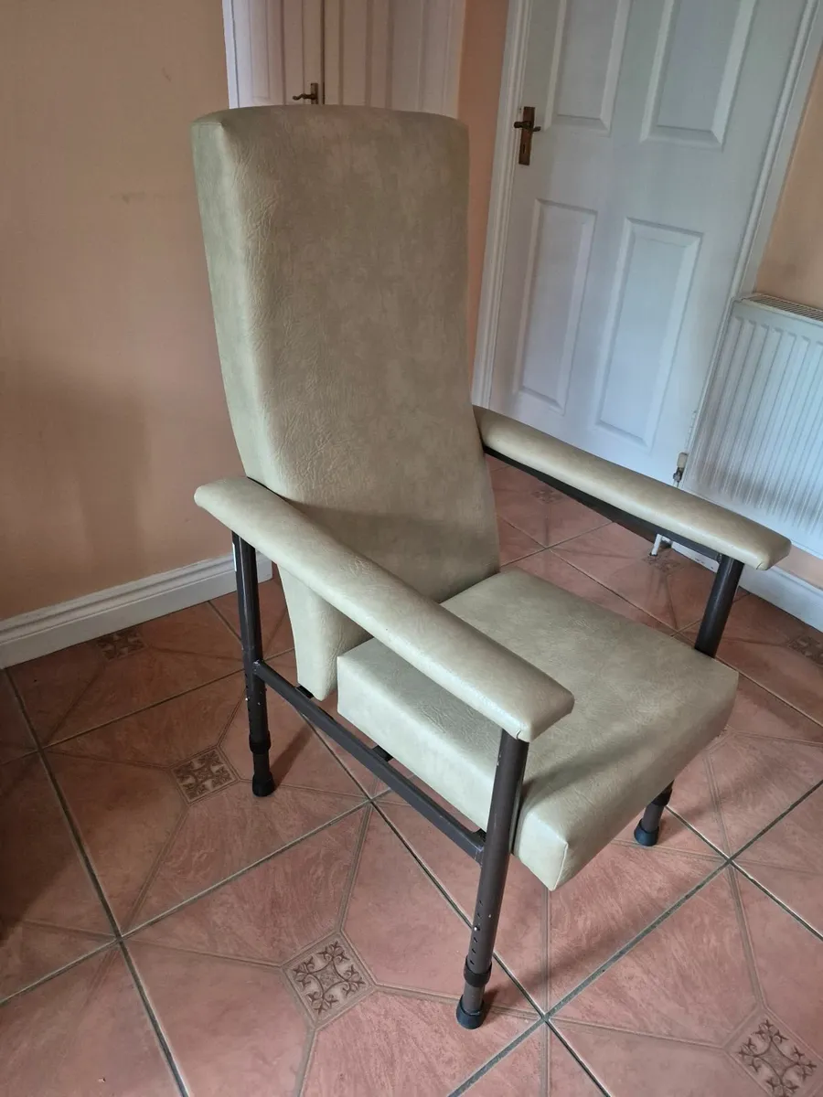 Orthopaedic Chair - Image 2