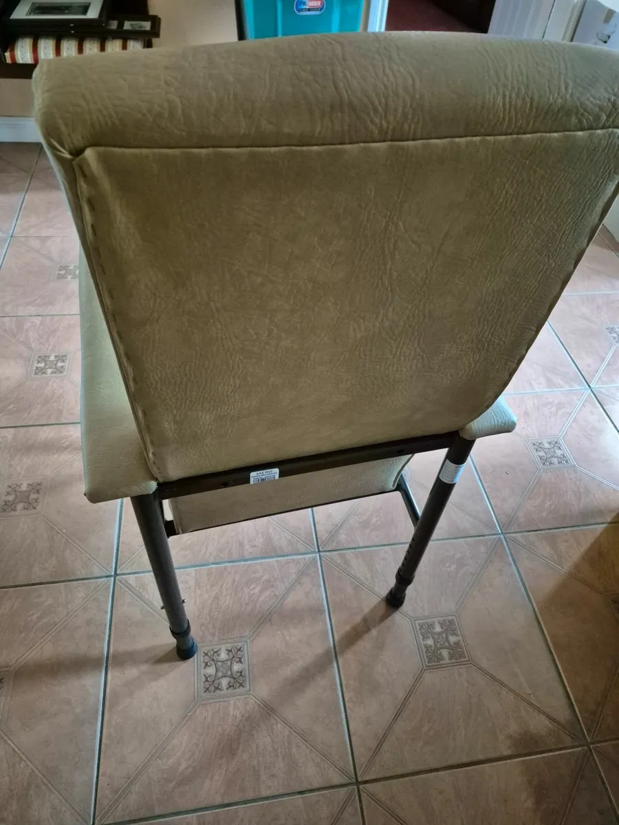 Orthopaedic Chair - Image 3