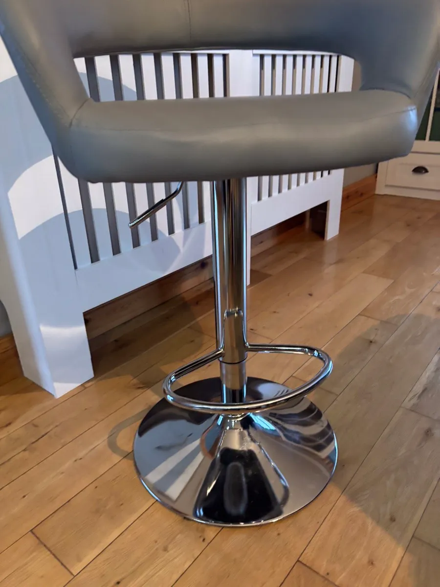 Bar Stools x2 - Image 3