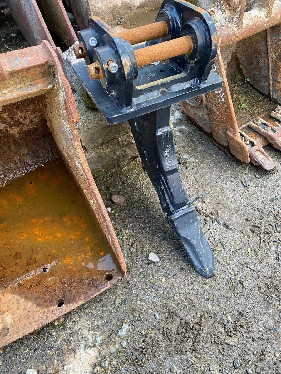 Micro digger buckets 25mm pins - Image 2