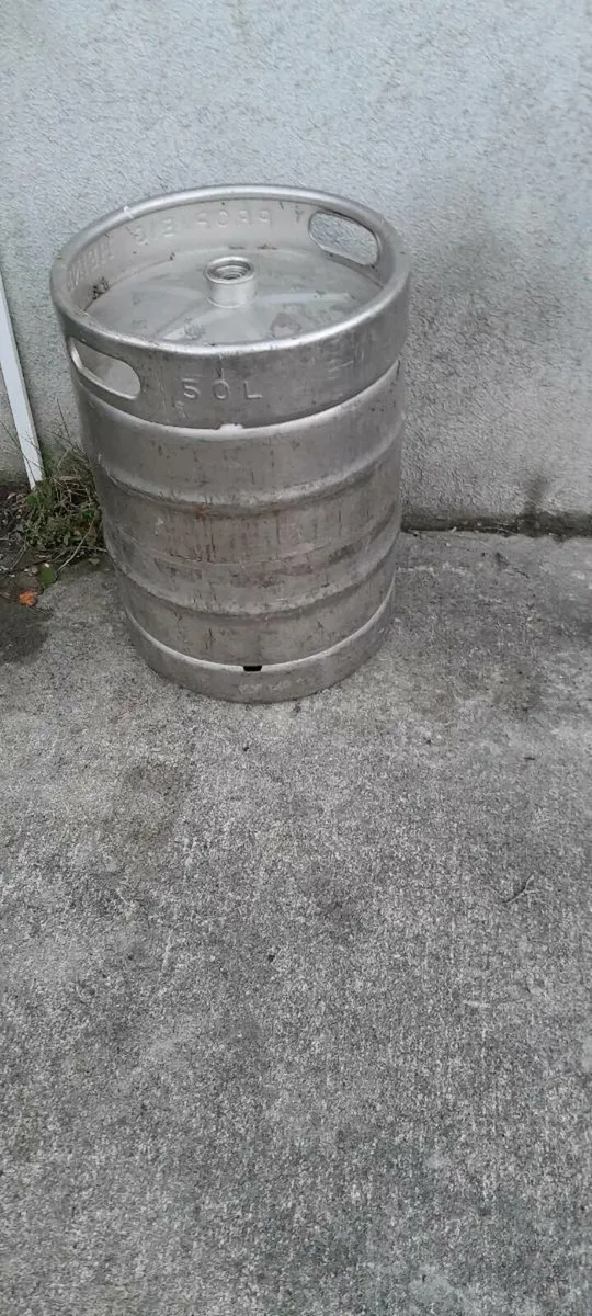 Empty beer barrels x 2