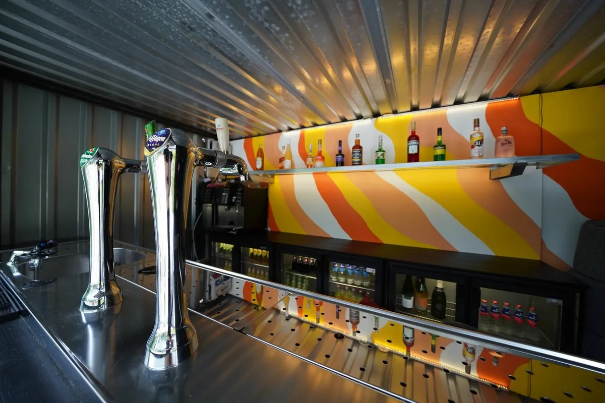 Cocktail Bar 4x2 meters RAL 7016 - Image 2