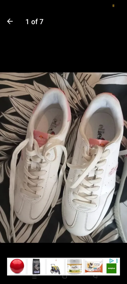 Ladies ellesse trainers size 5 - Image 1