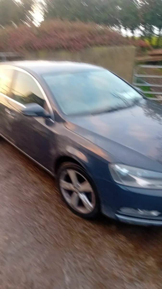 Volkswagen Passat 2012 - Image 4