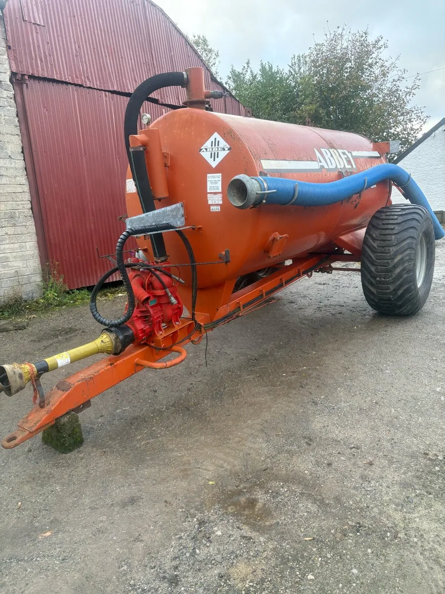Abbey 1100 tank - Image 1