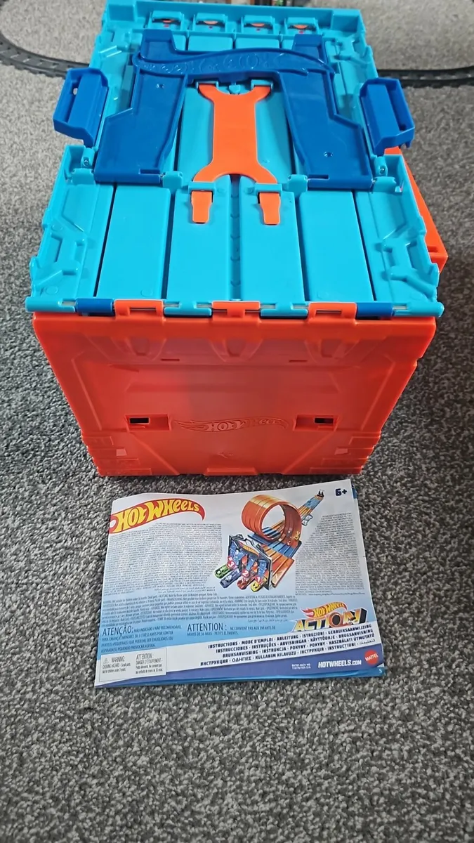 Hot wheels track builder system race - Image 2